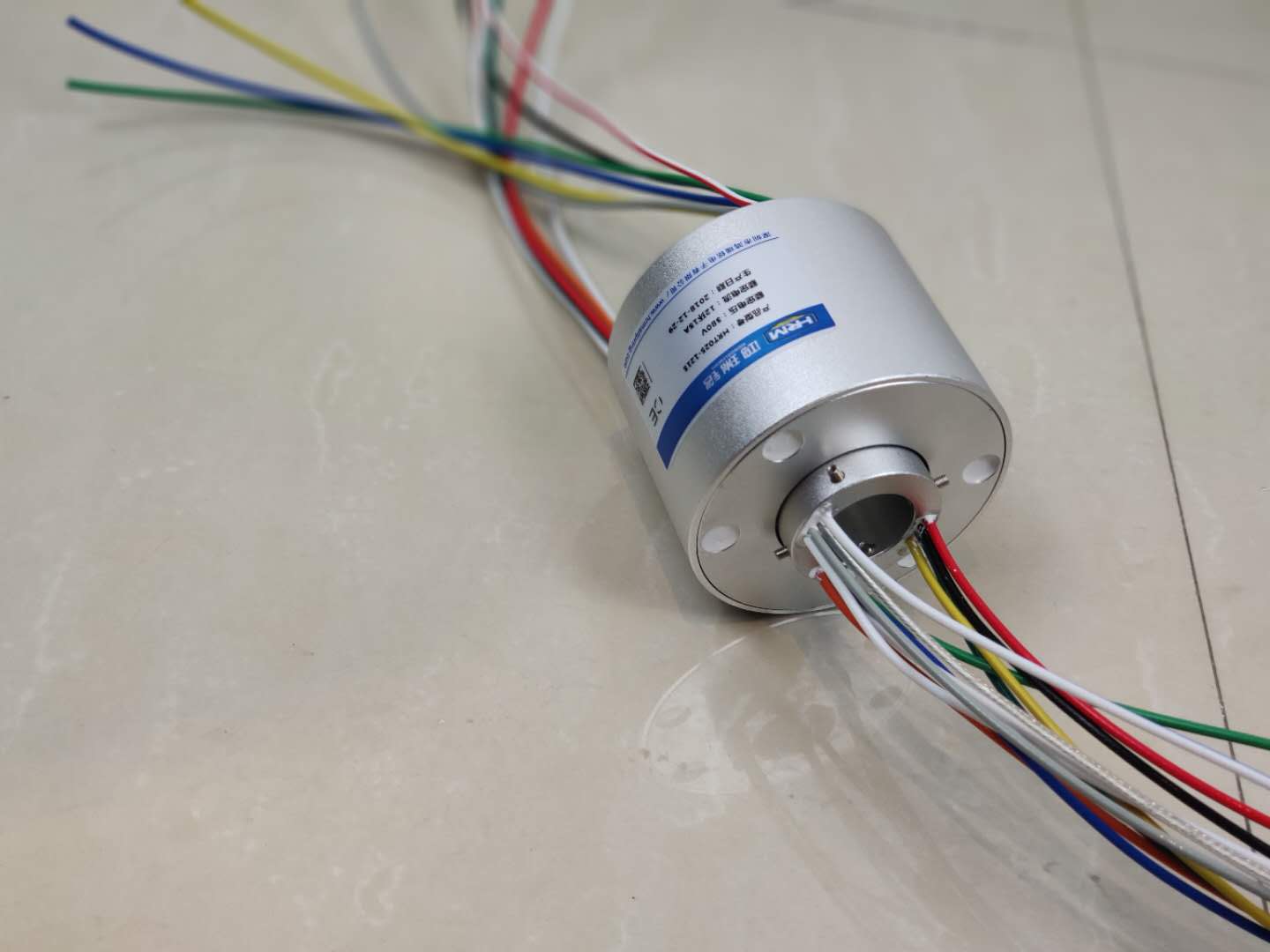 軍用導電滑環有什么工作原理？